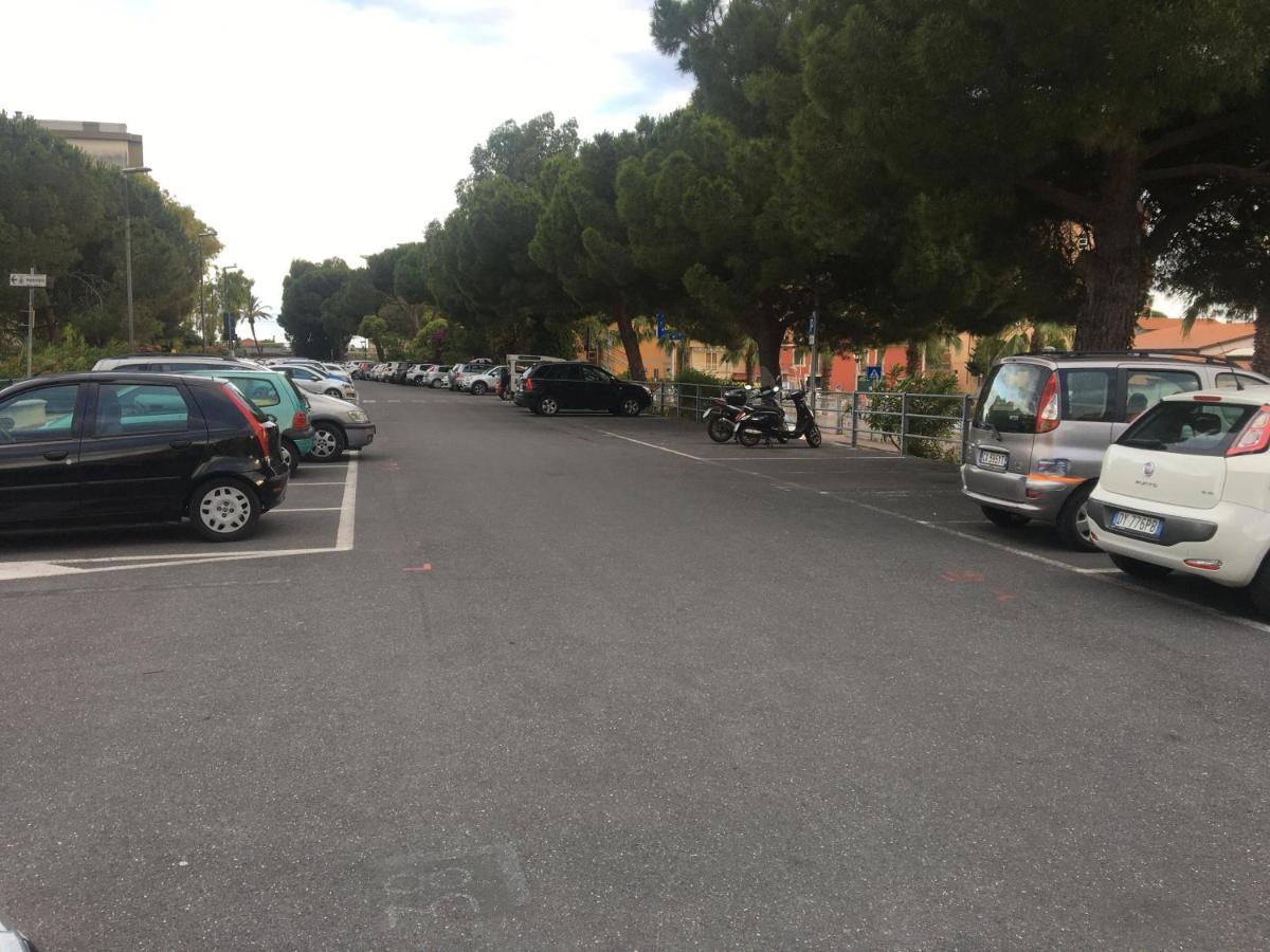 Appartamento - Terrazzo Vivibile Vista Mare, Wi-Fi Gratuito Vallecrosia Exterior foto