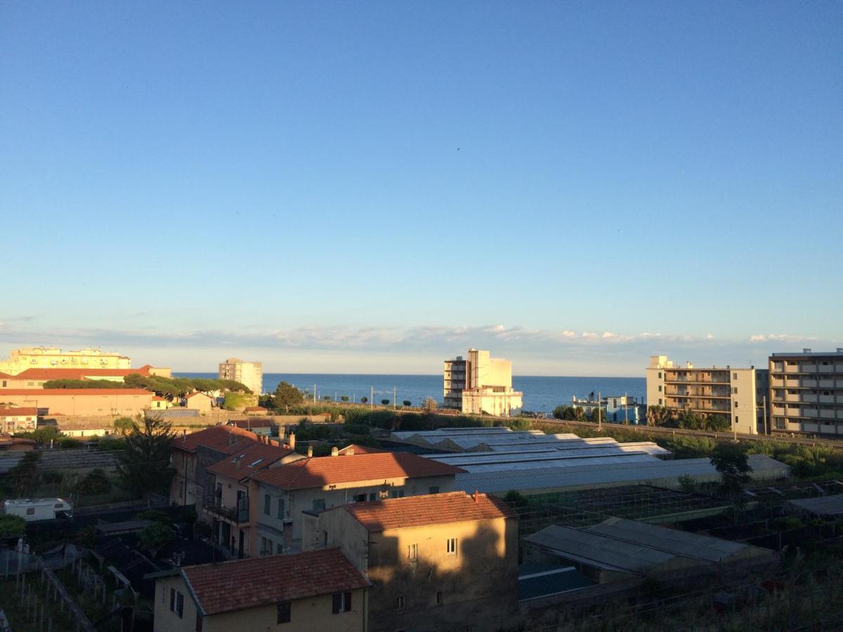 Appartamento - Terrazzo Vivibile Vista Mare, Wi-Fi Gratuito Vallecrosia Exterior foto