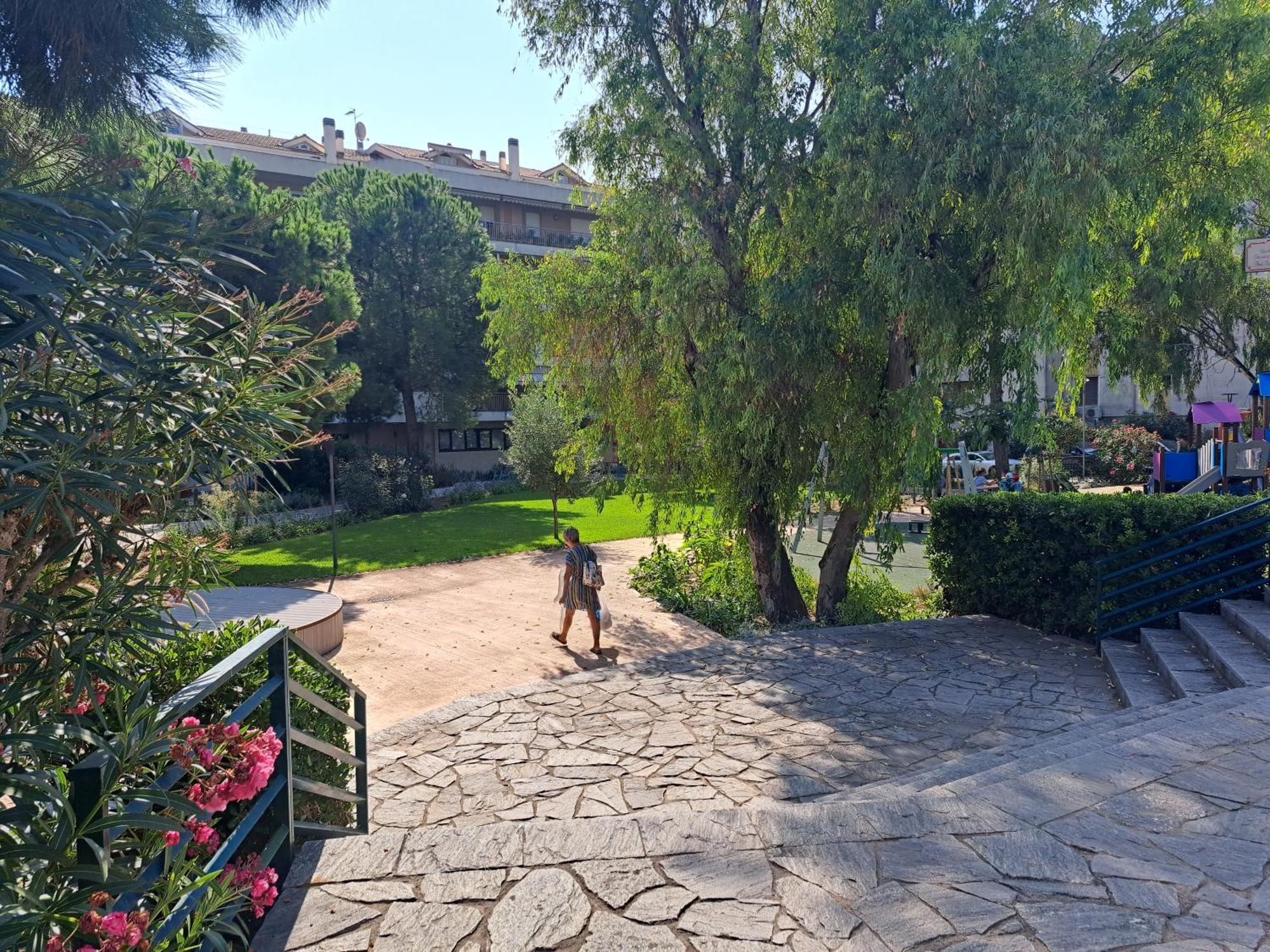 Appartamento - Terrazzo Vivibile Vista Mare, Wi-Fi Gratuito Vallecrosia Exterior foto