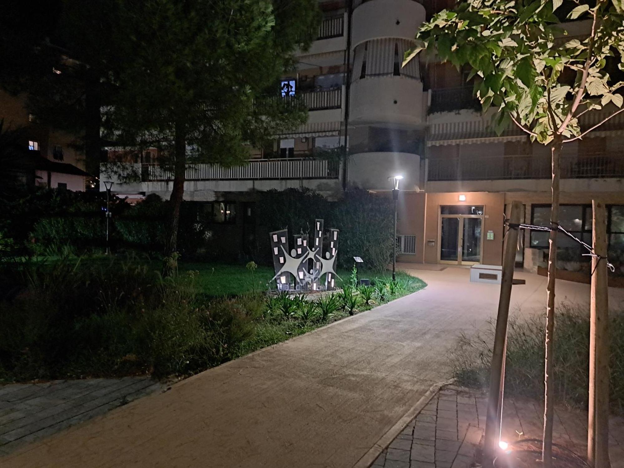 Appartamento - Terrazzo Vivibile Vista Mare, Wi-Fi Gratuito Vallecrosia Exterior foto